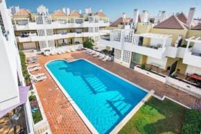 Apartment Bella-poolside Terrace & Alfresco Dining